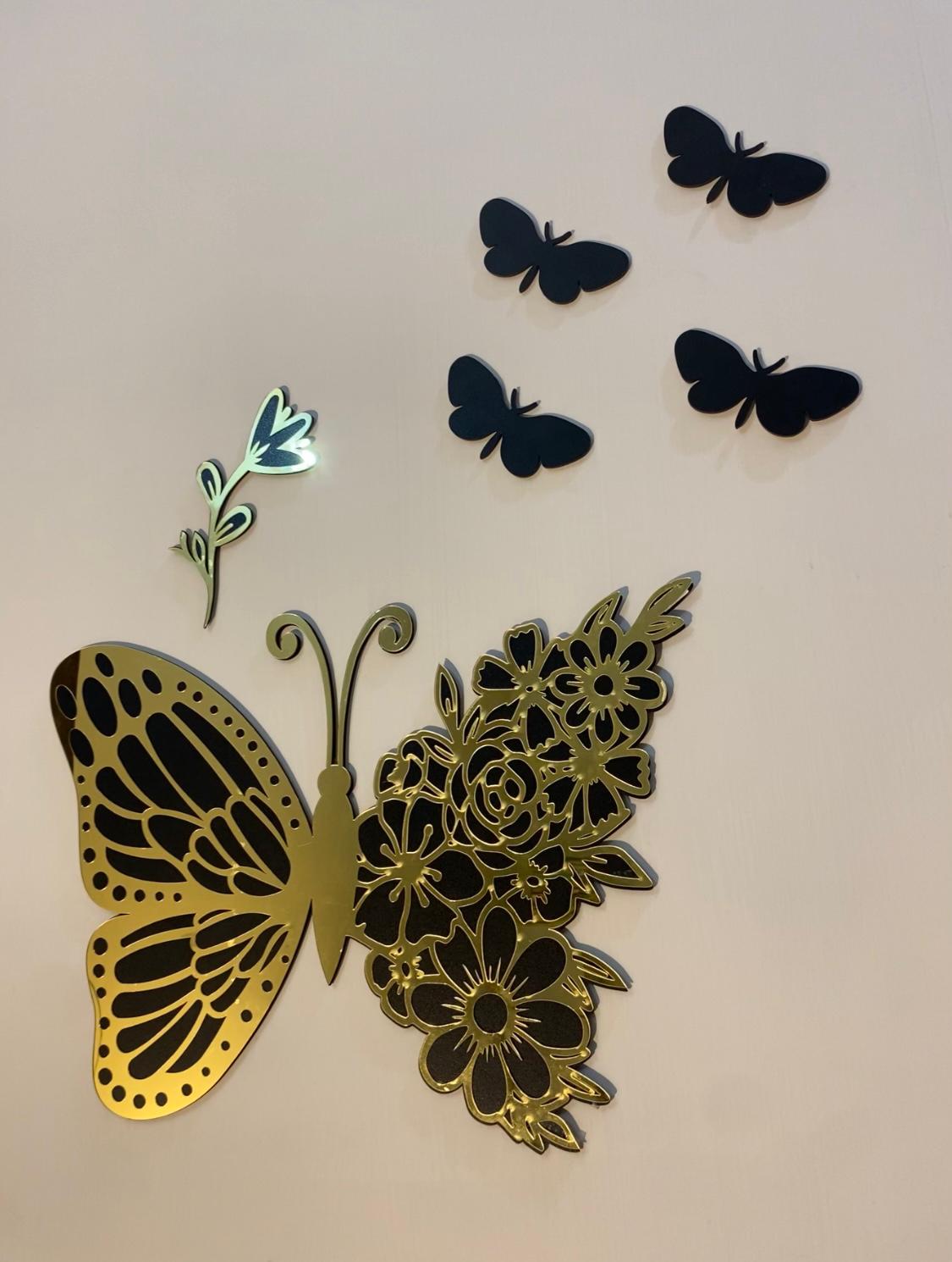 Premium Butterfly black and golden with 4 pcs mini butterflies and flower