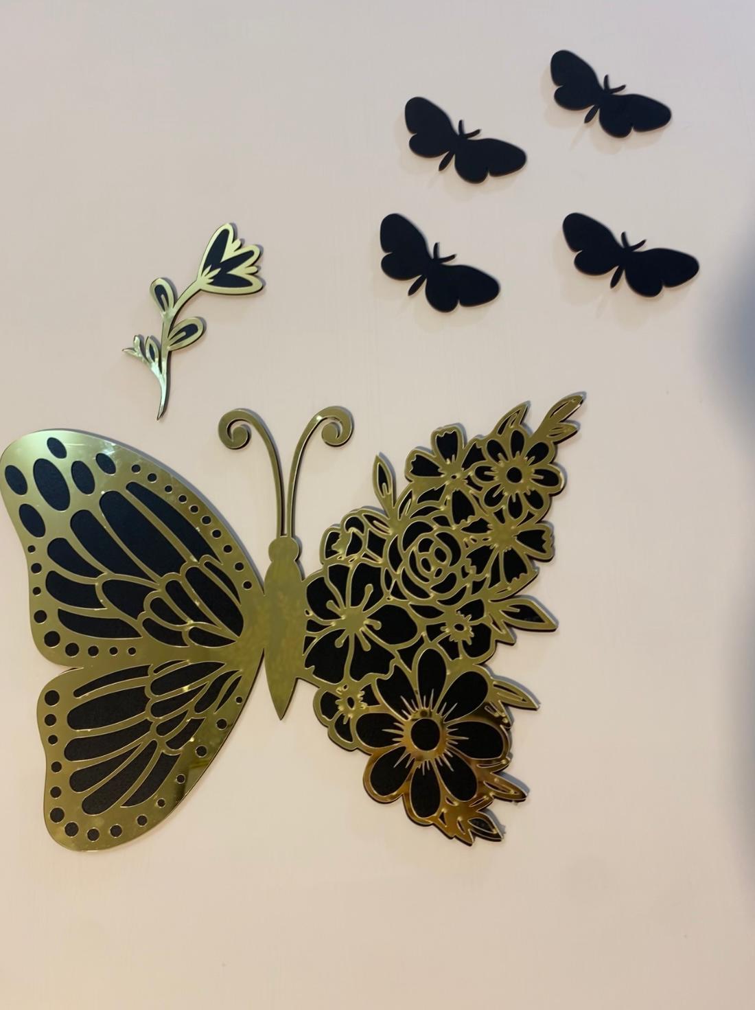 Premium Butterfly black and golden with 4 pcs mini butterflies and flower